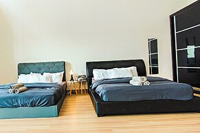 Retro Pool Villa at Puchong by HCK
