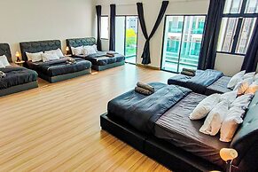 Retro Pool Villa at Puchong by HCK