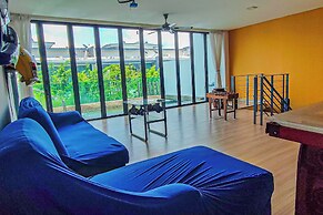 Retro Pool Villa at Puchong by HCK
