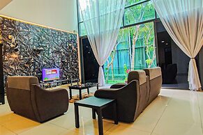 Retro Pool Villa at Puchong by HCK