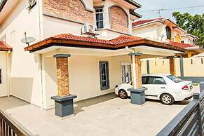 Modern Home at Kajang by HCK