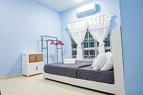 Modern Home at Kajang by HCK