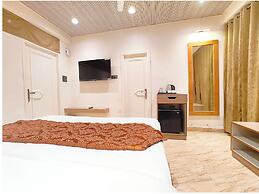 Hotel New Gayatri Near Prem Mandir