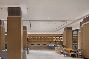 Howard Johnson Club Hotel
