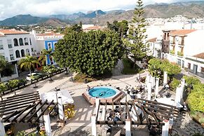Abril Plaza Private pool