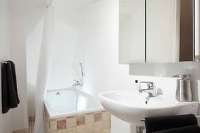 Manray Charming and Modern Ground Floor Loft