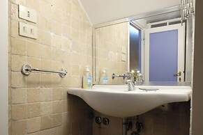 Mir Small Loft on Giulia Street