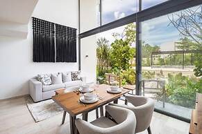 Mistiq Gardens 2