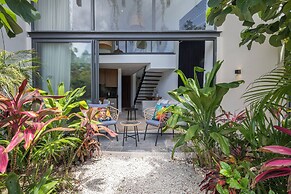 Mistiq Gardens 2