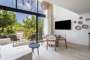 Mistiq Gardens 2
