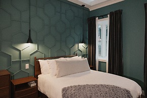 Hotel Morado