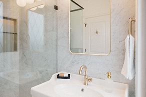 Hotel Morado