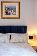 Stunning 1 Bedroom Flat in Central Bath