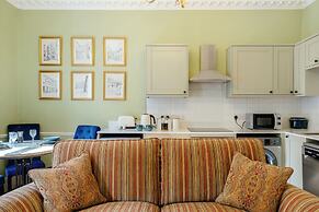 Stunning 1 Bedroom Flat in Central Bath