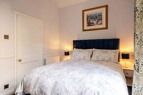 Stunning 1 Bedroom Flat in Central Bath