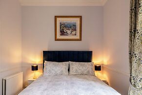 Stunning 1 Bedroom Flat in Central Bath