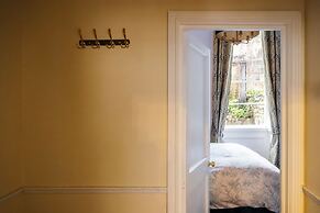 Stunning 1 Bedroom Flat in Central Bath