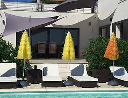 Gorgeous Mansion for 6 in Barjac