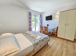 Adriatic Guesthouse Balota With Shared Pool