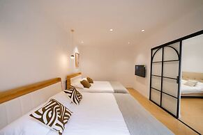 Book and Bed-Nanjing West Road