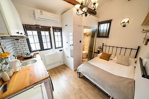Book and Bed-Nanjing West Road
