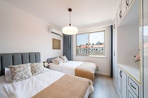 Book and Bed-Nanjing West Road