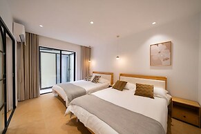 Book and Bed-Nanjing West Road