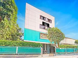 Classic With Twin Bed Collection O Viman Nagar