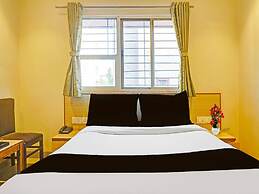 Classic With Twin Bed Collection O Viman Nagar