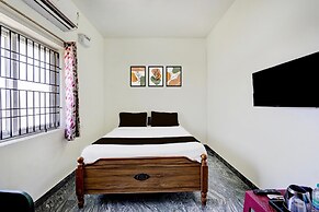 Deluxe Srinivasa Residency