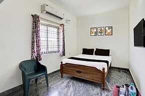 Deluxe Srinivasa Residency