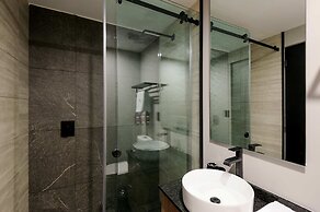 w Nest-style 1BR in Lively Tabacalera