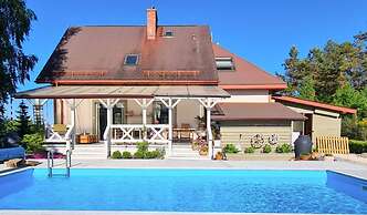 10-guest Holiday Villa With Private Pool