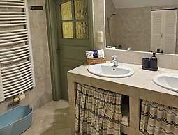 10-guest Holiday Villa With Private Pool