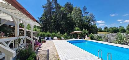 10-guest Holiday Villa With Private Pool