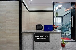 Deluxe Townhouse Koramangala Road Complex