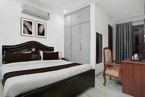 Classic With Balcony Huda Market Sector 46