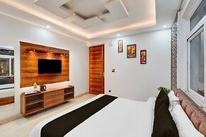 Deluxe With Twin Bedrispana Pul Haridwar