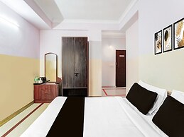 Deluxe With Twin Bed Sundar Nivas