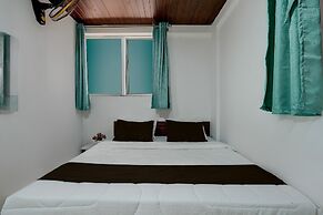 Deluxethe Brew AND Rest INN
