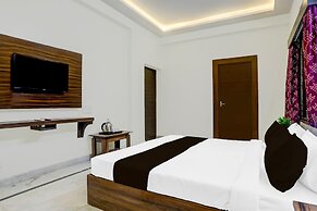 Single Roommadiwala Lake Park