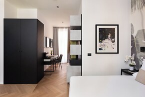 At Forty-One Apt 03