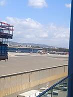 Soe's Large Executive Studio, Views of Airport