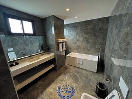 HOTEL EVEREST RDC
