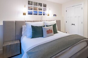 Kinnikinnick Guest House
