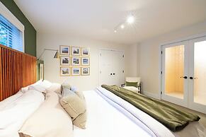 Kinnikinnick Guest House