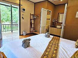 H&V Bungalow Vangvieng