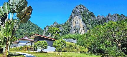 H&V Bungalow Vangvieng