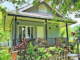 H&V Bungalow Vangvieng