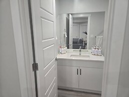 Elegant Private Suite in Edmonton North
